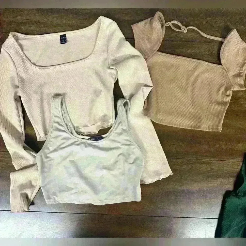 Women’s Shein crop top lot. Size small and medium